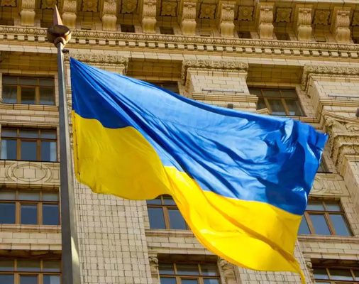 أعلام عالم بوليستر لون بانتون 3x5 نمط معلق على العلم الوطني الأوكراني